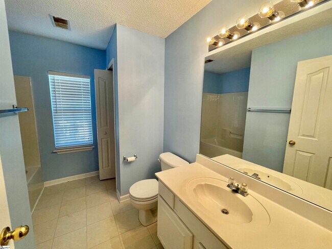 Building Photo - 203 Stillwater Ct