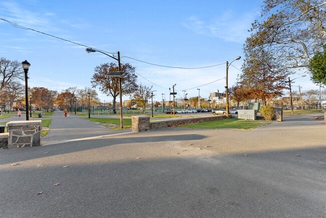 Building Photo - 317 Sherman Ave