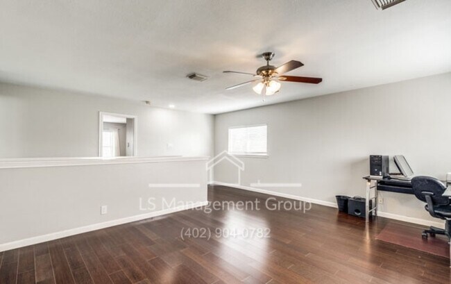 Building Photo - 7618 Van Ness Dr