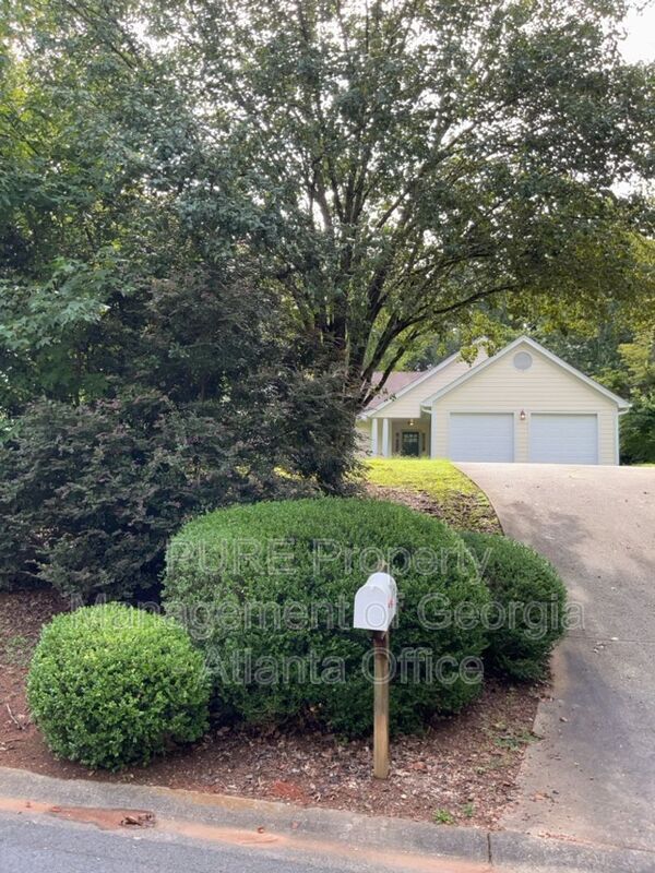 Building Photo - 1195 Parkwood Chase NW