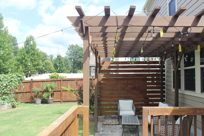 Building Photo - 1420 Tinos Overlook Way