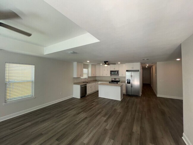 Building Photo - 6542 NW 109th Pl