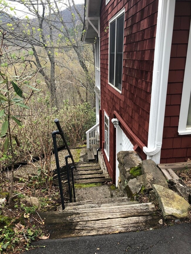 Building Photo - **Montreat Rental** August 15th, 2026-May 15th, 2027