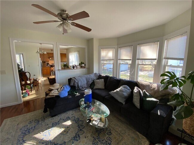 Building Photo - 28 Chester Ave