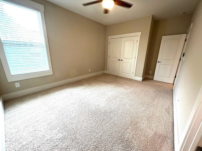 Building Photo - 132 Larkin Ln