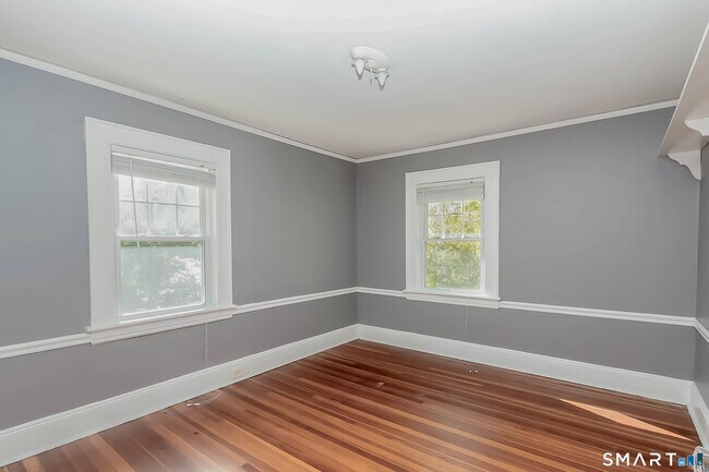 Building Photo - 798 Mill Plain Rd