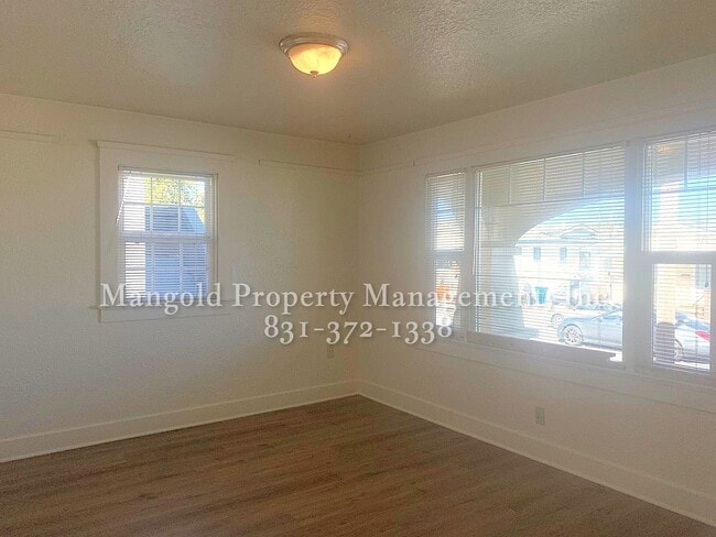 Building Photo - Spacious 3-Bed, 1.5-Bath Home with Private...