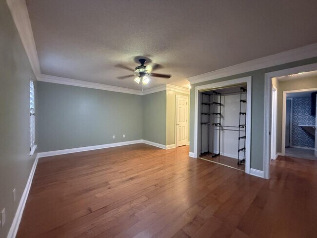 Building Photo - 2065 Juniper Dr