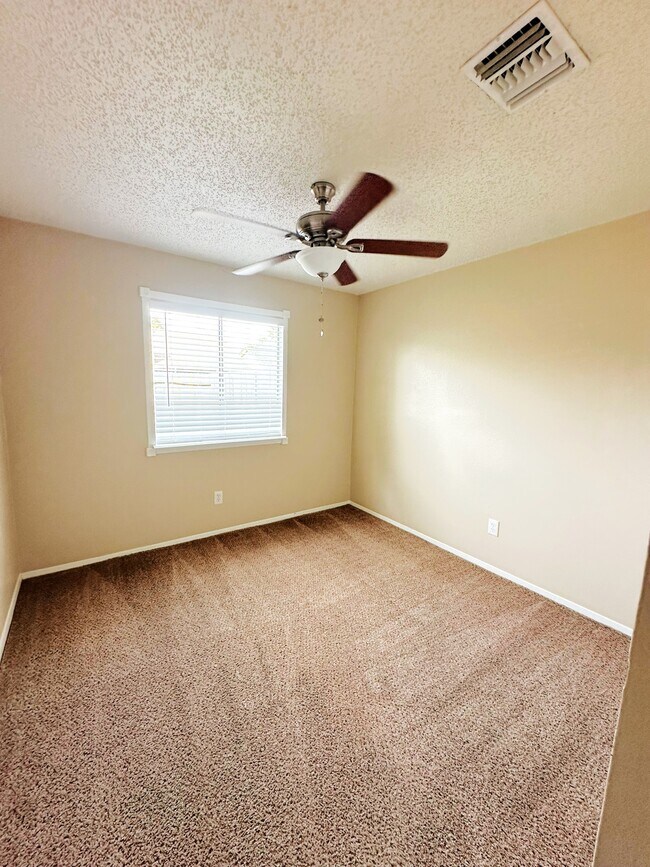 Building Photo - 22610 Leedstown Ln