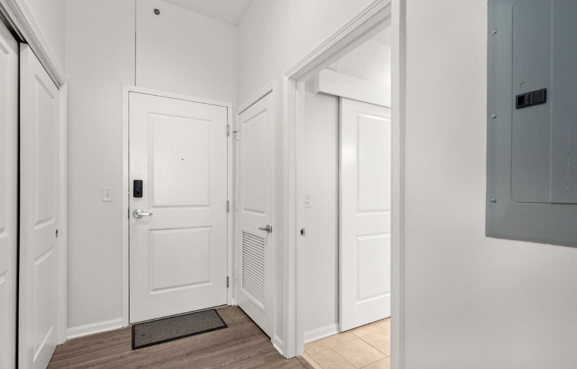 Building Photo - 100 E Washington St