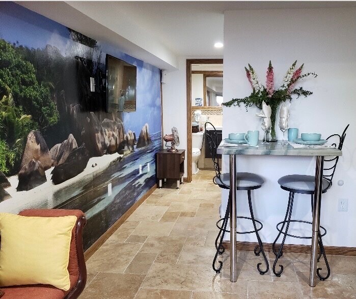 dinning room - 2542 Monroe St