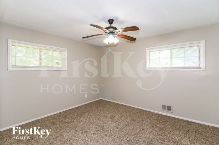 Building Photo - 1836 Evans Dr SW