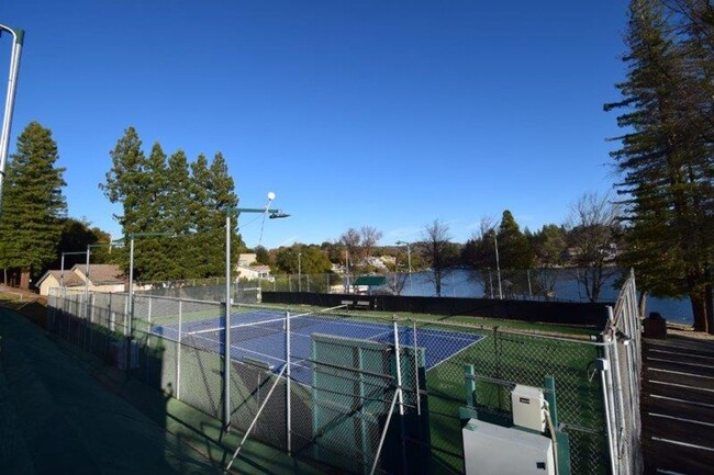 Building Photo - Newly Remodeled Lake of the Pines Home