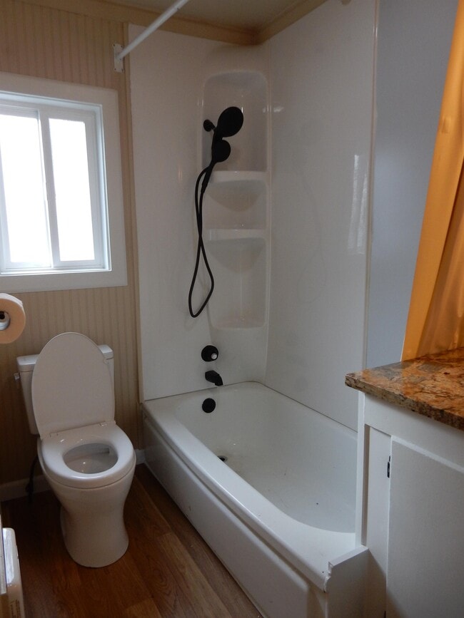 Building Photo - 1458 E Cleveland St