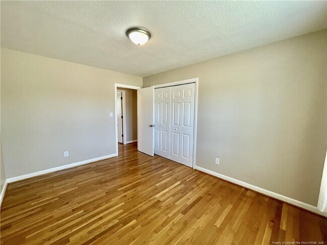 Building Photo - 621 Welsh Pl