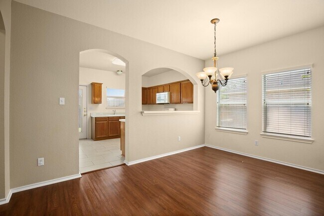 Building Photo - 148 Pecanwood N