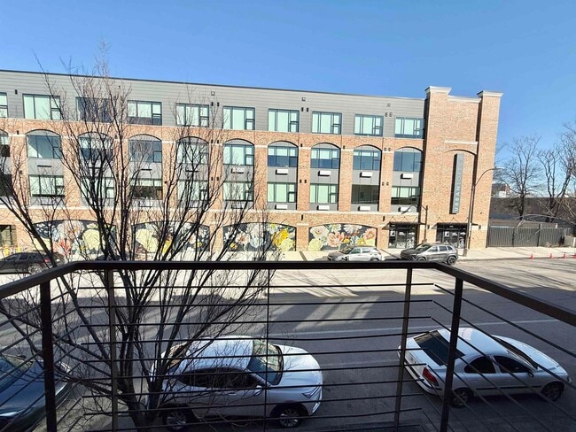 Building Photo - 449 Monroe Ave