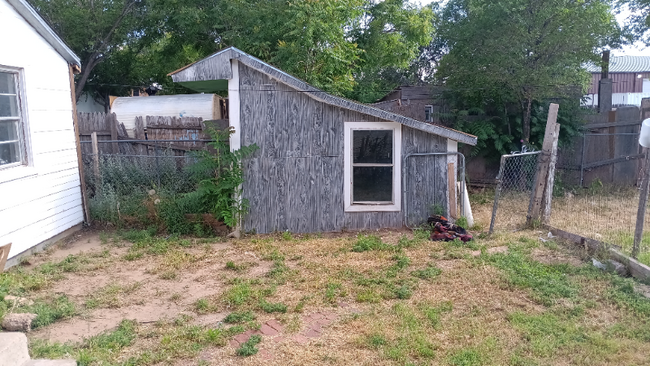 Building Photo - 207 N Van Buren St