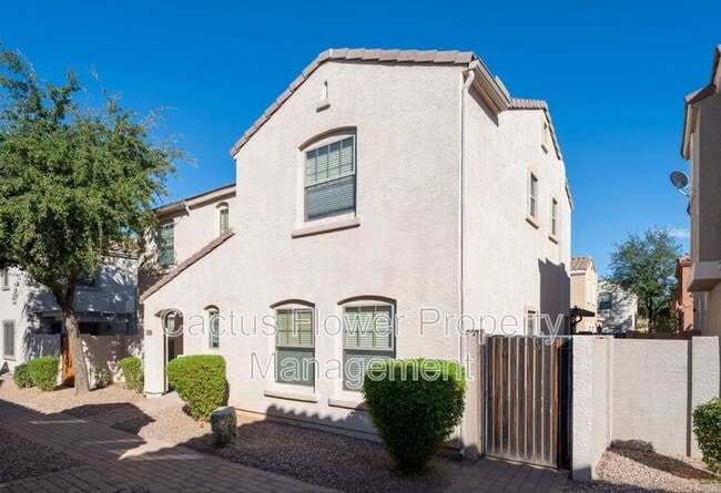 Primary Photo - 2721 E Bart St