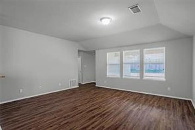 Building Photo - Charming 3-Bedroom Home in Sought-After Aubrey Neighborhood