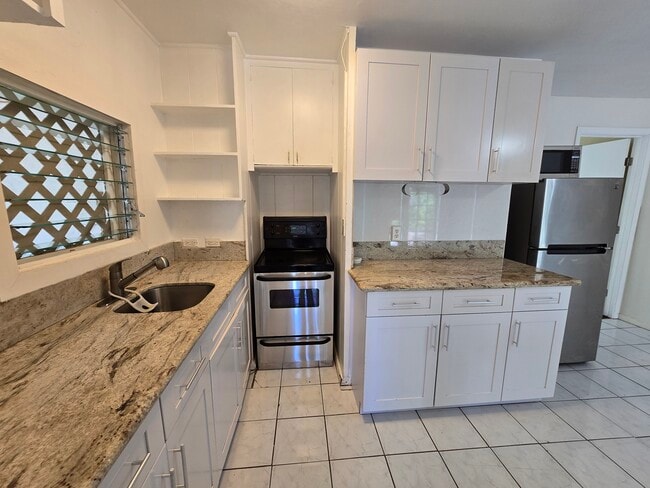 Building Photo - 4526 Aukai Ave