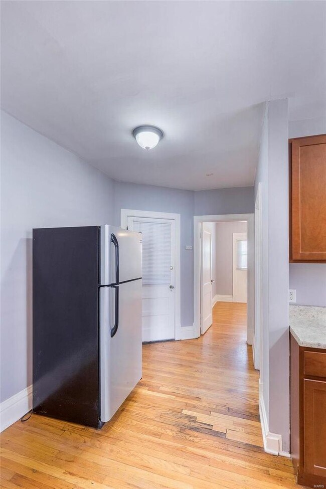 Building Photo - Lindenwood Ave 4919-4921