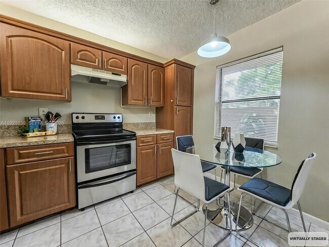 Building Photo - 2900 NW 42nd Ave