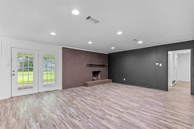 Building Photo - 705 Plano St