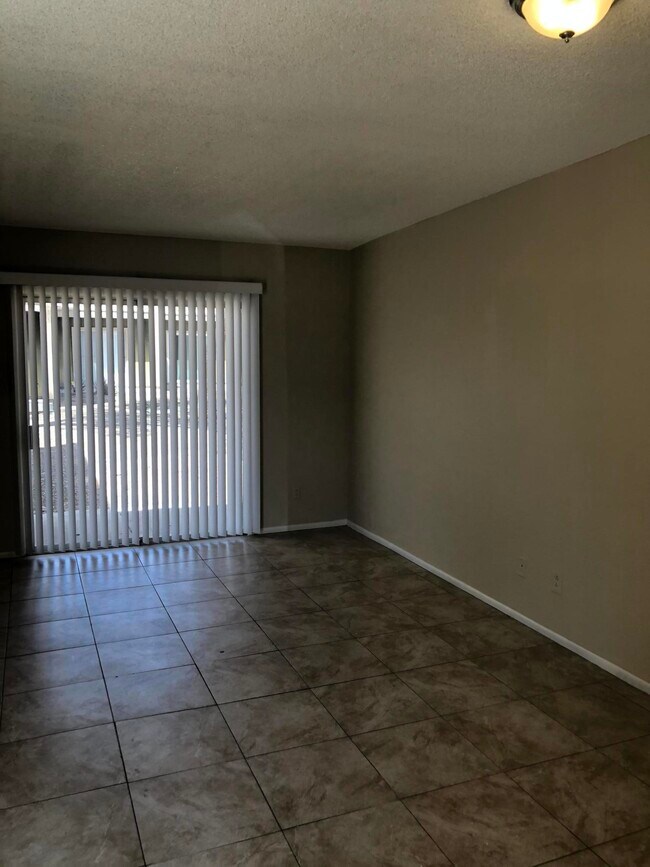 Building Photo - 2808 E Le Marche Ave