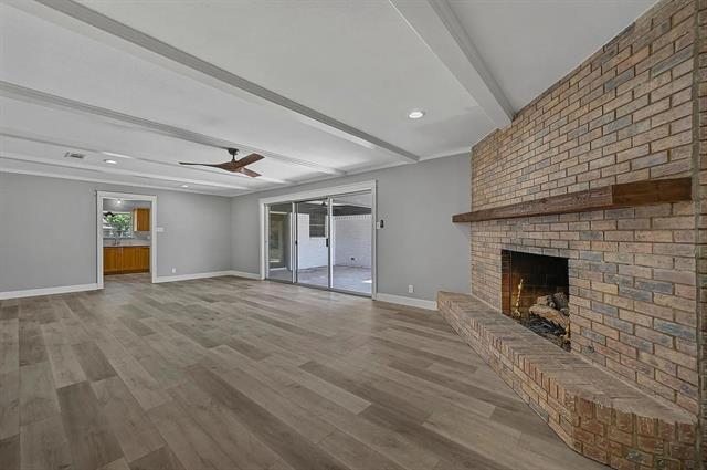 Building Photo - 1400 Crescent Dr