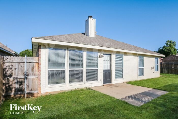 Building Photo - 1101 New Meadow Dr