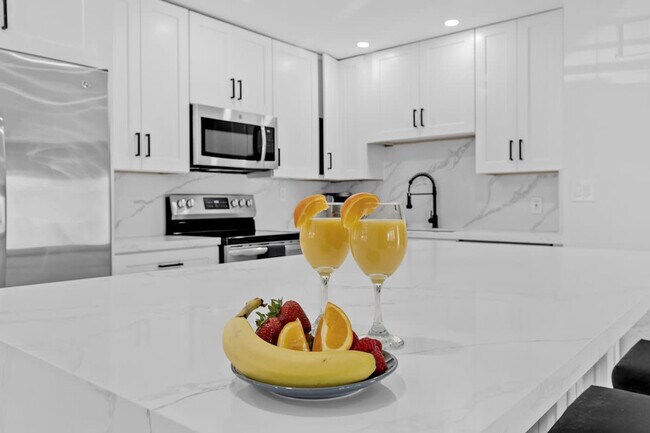 Building Photo - 871 NW 23rd Terrace