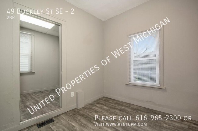 Building Photo - Available Now | 2 Bed, 1 Bath Upper Level ...