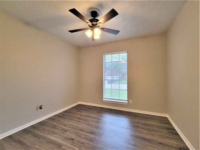 Building Photo - 17303 Fife Ln