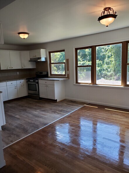 Building Photo - 109 Driftwood Ln