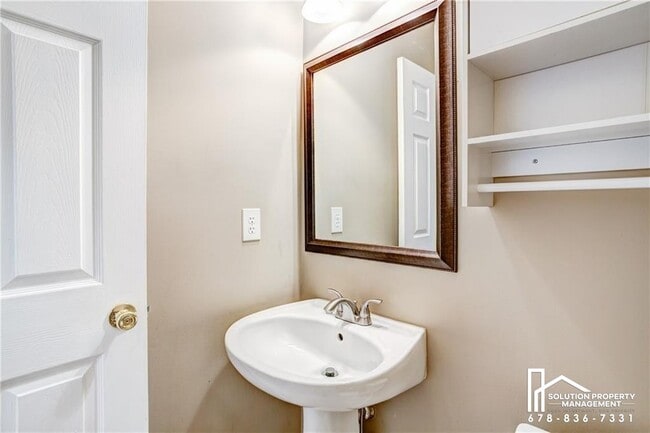 Building Photo - 709 Bedford Ct