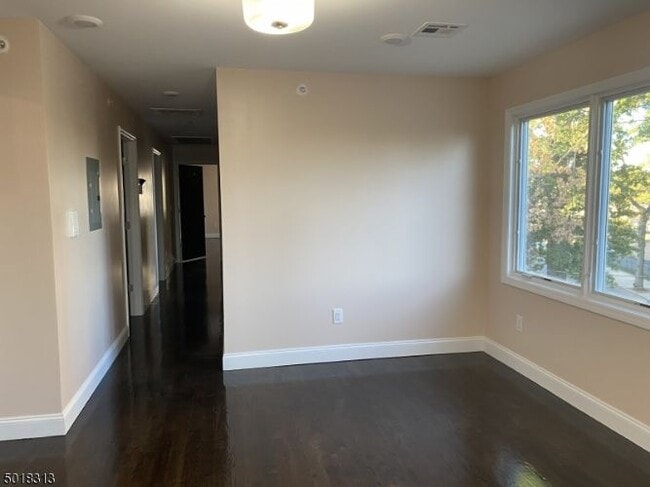 Building Photo - 38 Evergreen Ave