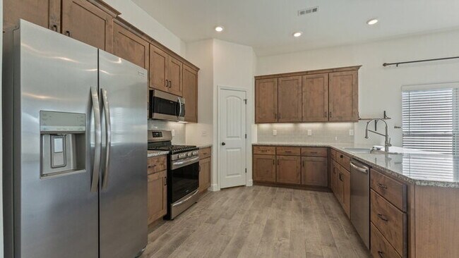 Building Photo - "Charming 3-Bed Oasis with Granite Touches & Cozy Fireplace in Bentonville!"