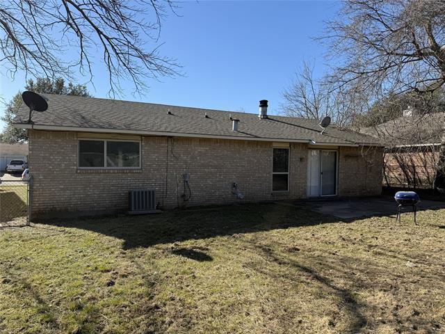 Building Photo - 2414 March Ln