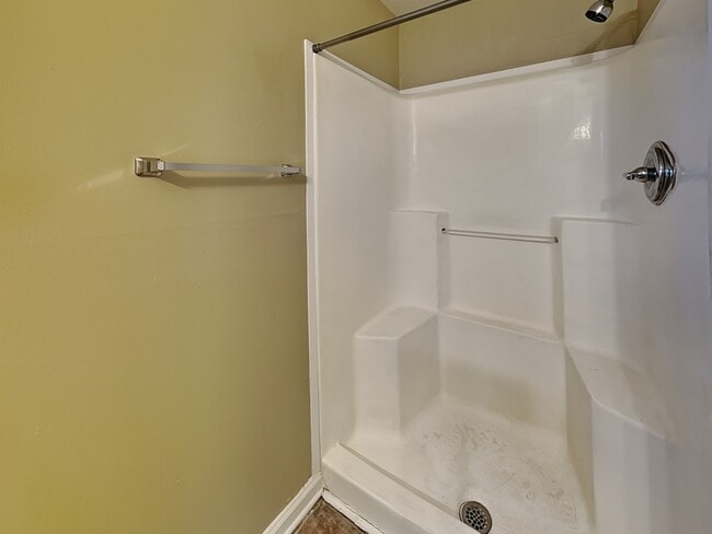 Building Photo - 481 Iota Ave S