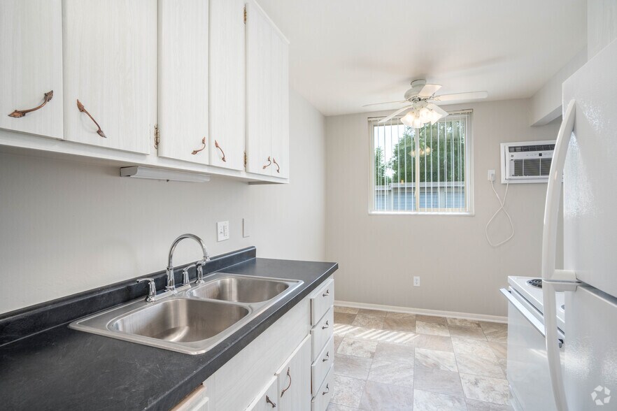 Interior Photo - LaBlanche Apartments