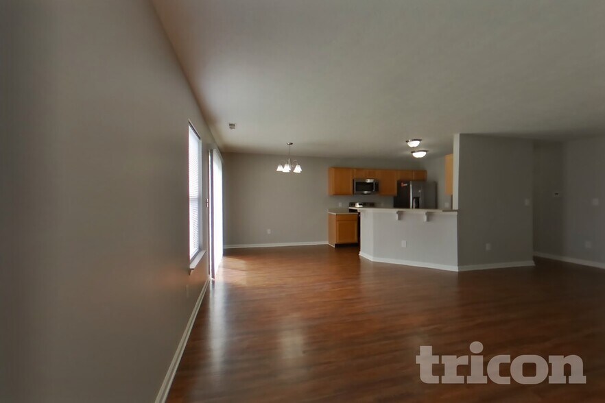 Building Photo - 8183 Dartmoth Ln
