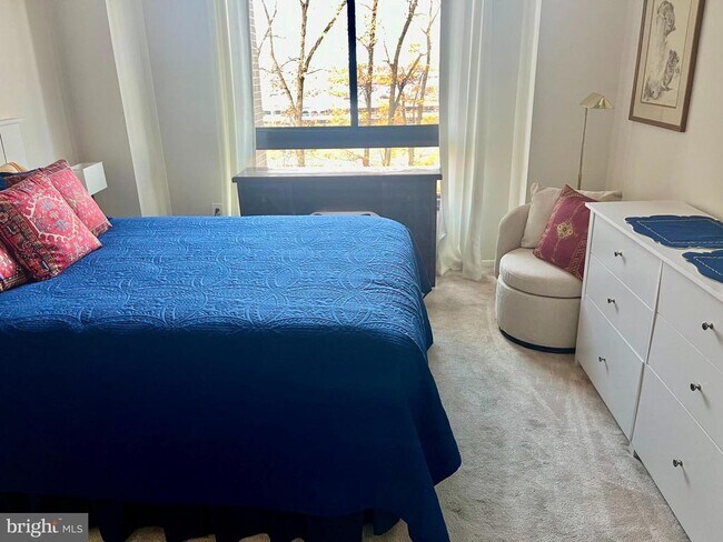 Building Photo - 1808 Old Meadow Rd