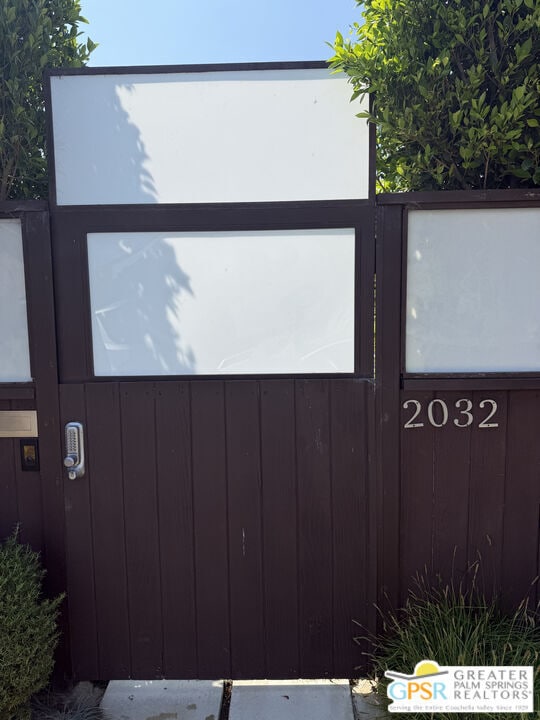 Building Photo - 2032 Ocean Park Blvd
