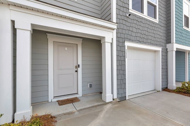 Building Photo - Townes at Merrimack