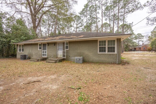 Building Photo - 315 Brannen St