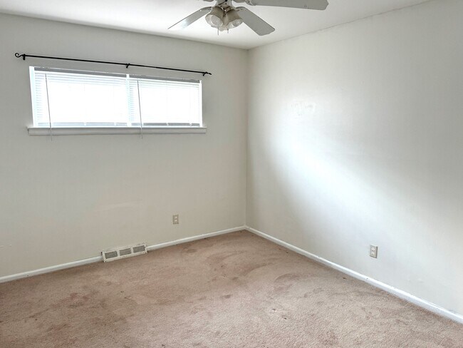 Building Photo - 3044 Wilce Ave