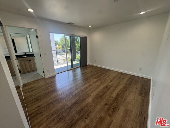Building Photo - 5638 Woodman Ave