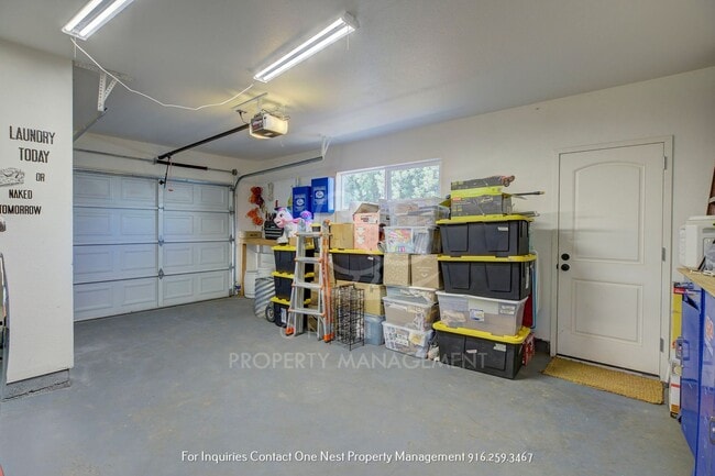 Building Photo - Great Tahoe Park home, 3 bedroom with 1 ba...