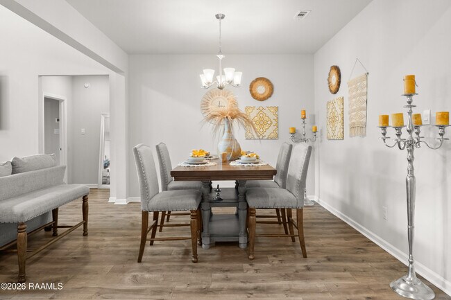 Building Photo - 203 S Lakepointe Dr
